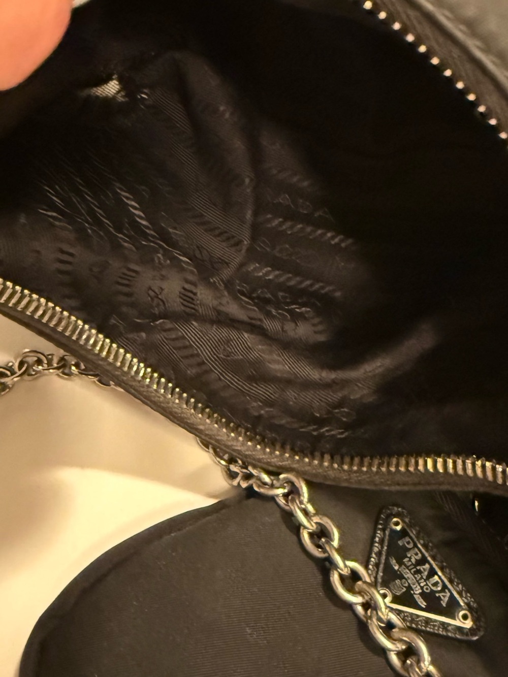 Prada Re-Edition 2005 Re-Nylon Bag - Picture 3 of 8